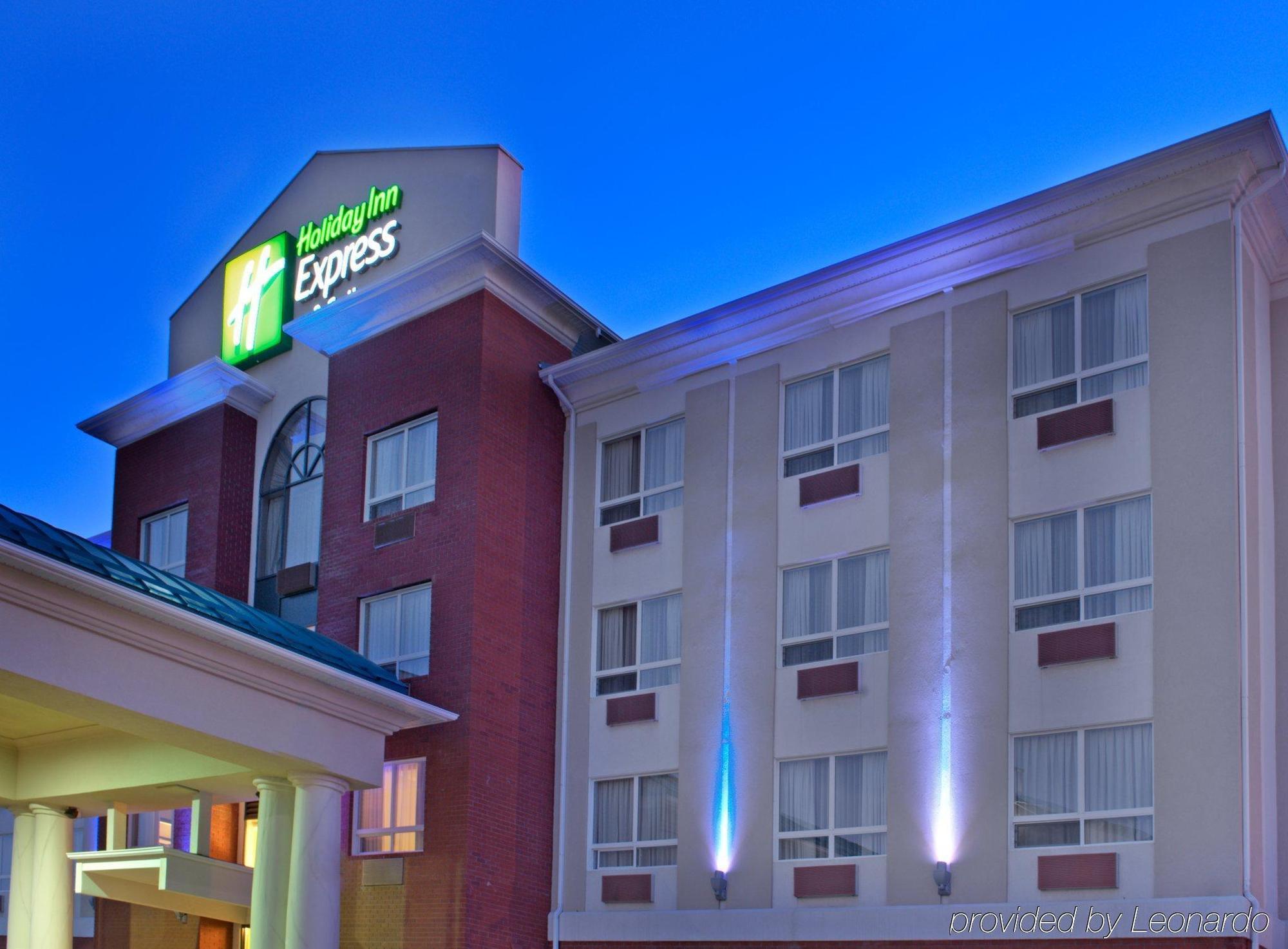 Express & By Ihg Edson