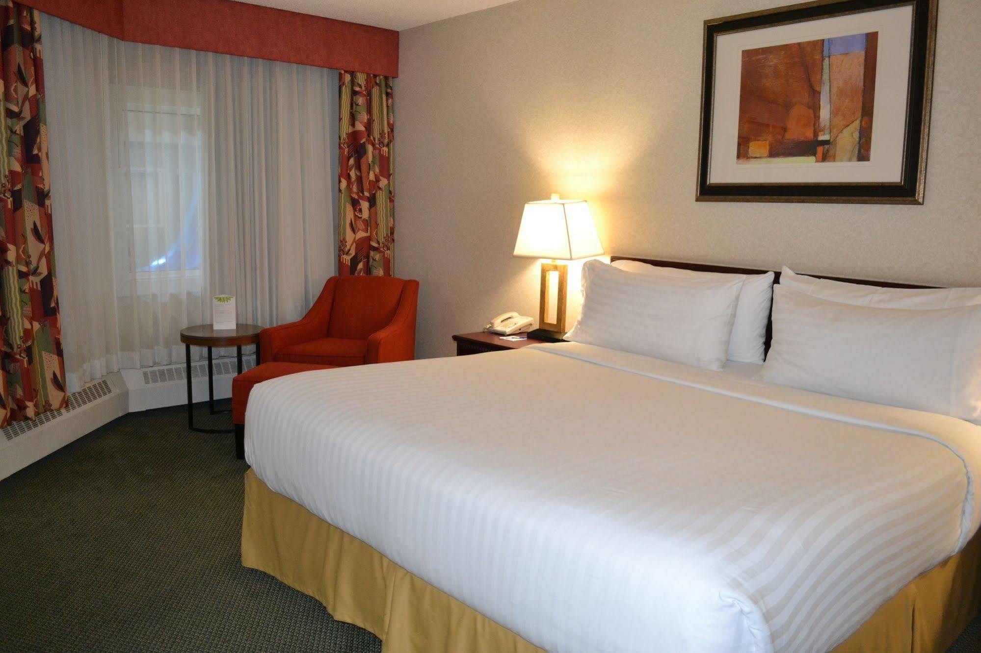 Hotel Express & By Ihg