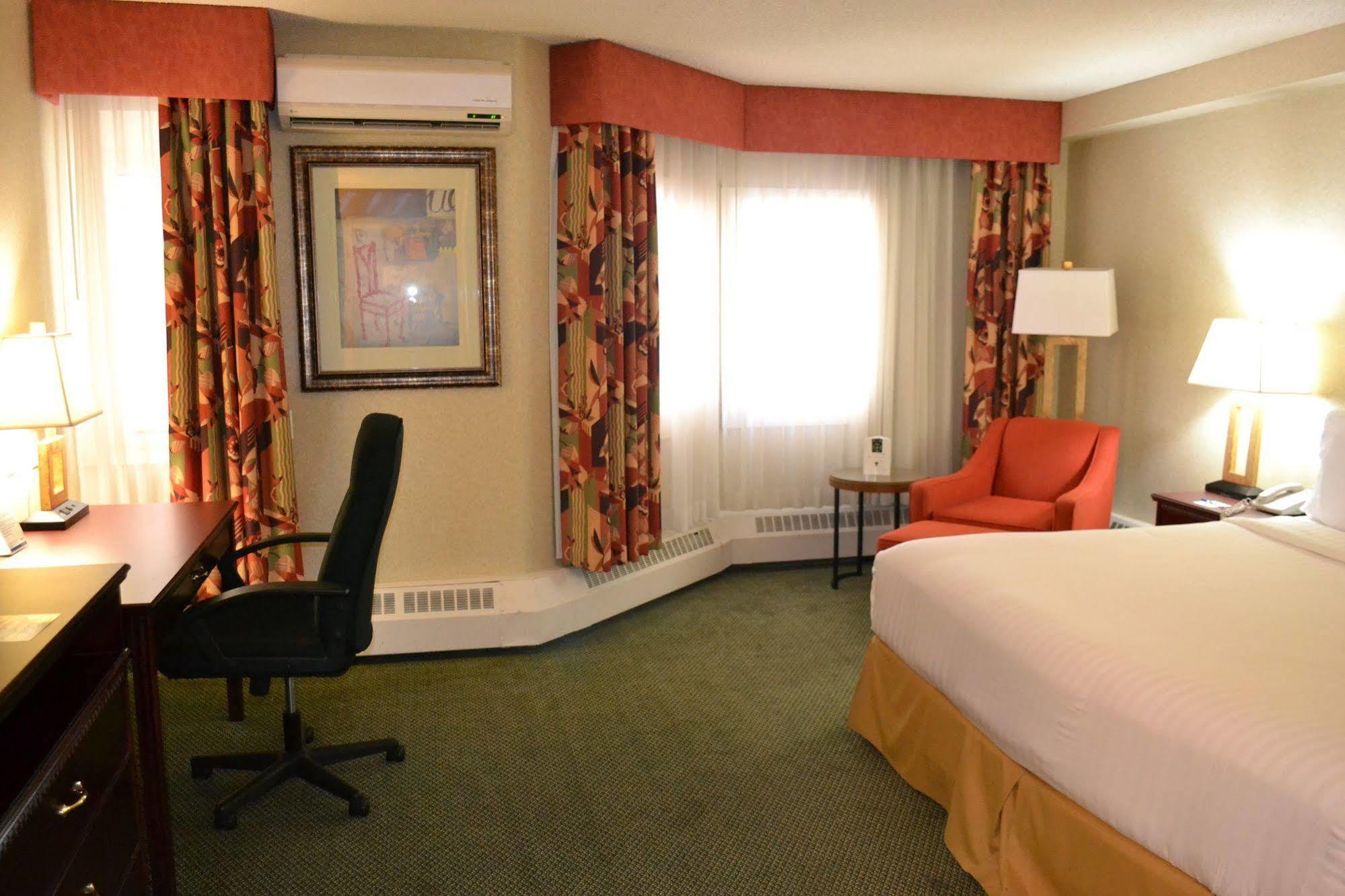 Express & By Ihg Hotel
