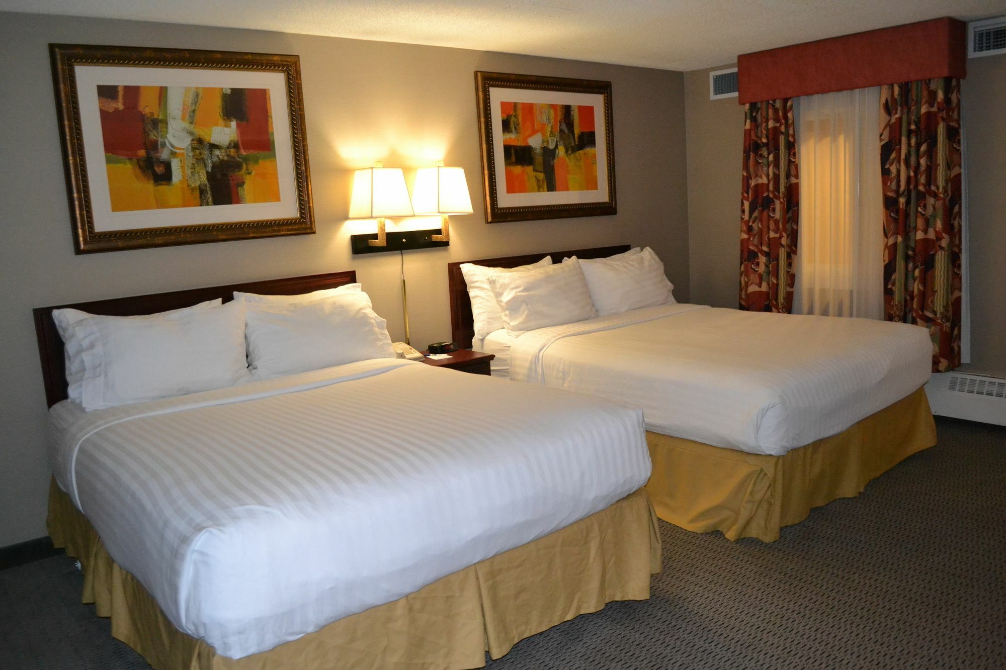 Express & By Ihg Hotel 2*